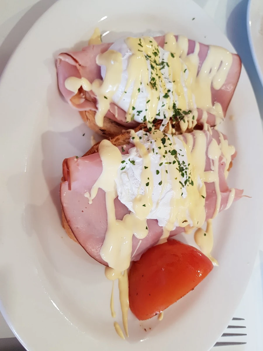 Eggs Benedict