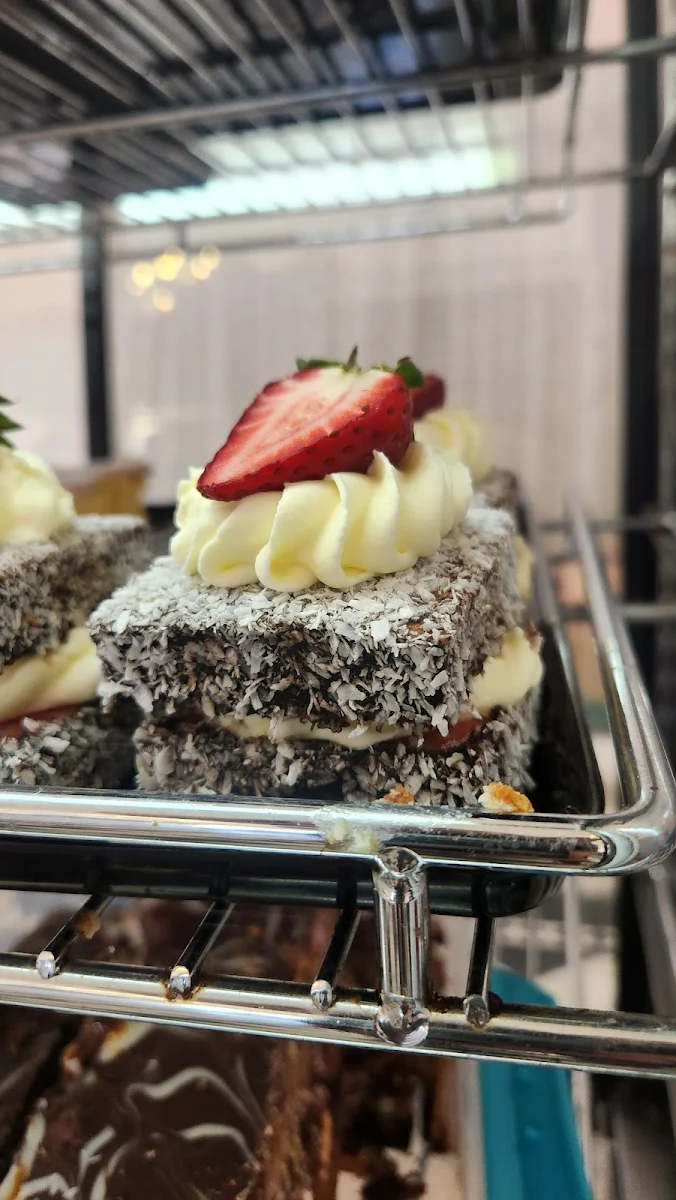 Highlights, High Tea