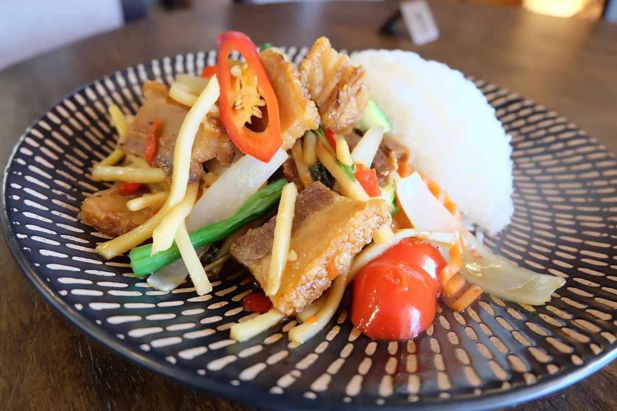 Highlights, Charm 9 Thai restaurant