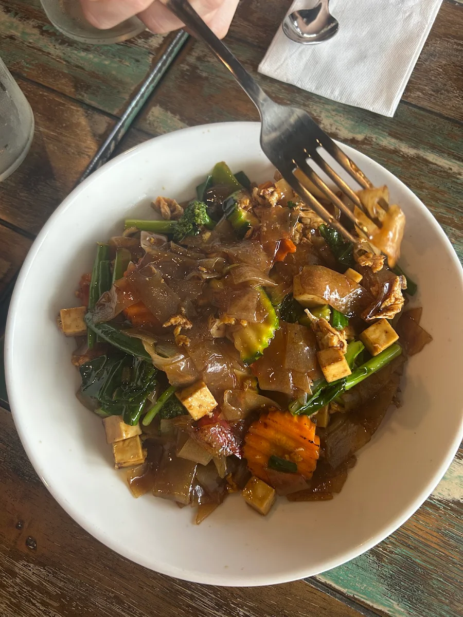 Pad See EW, Charm 9 Thai restaurant