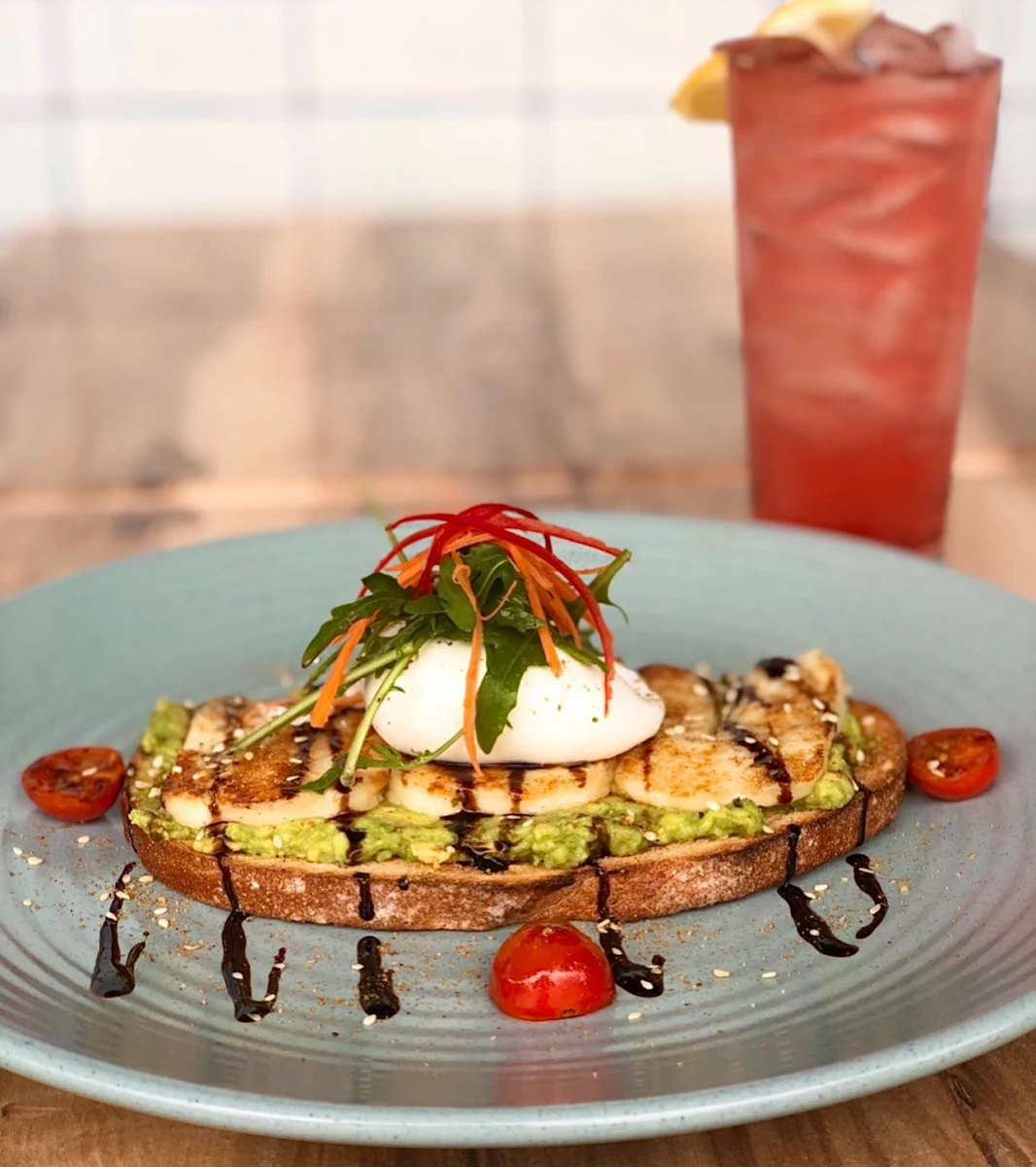 Smashed Avo with Bacon
