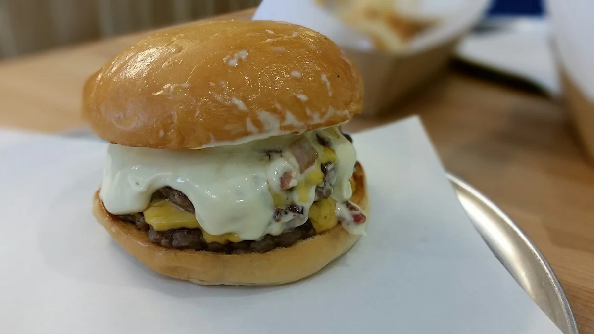 Thunder Burger, 1090 Burger