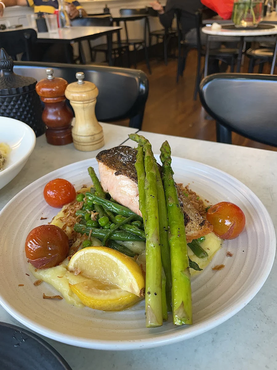 Crispy Salmon, Cafe Latte
