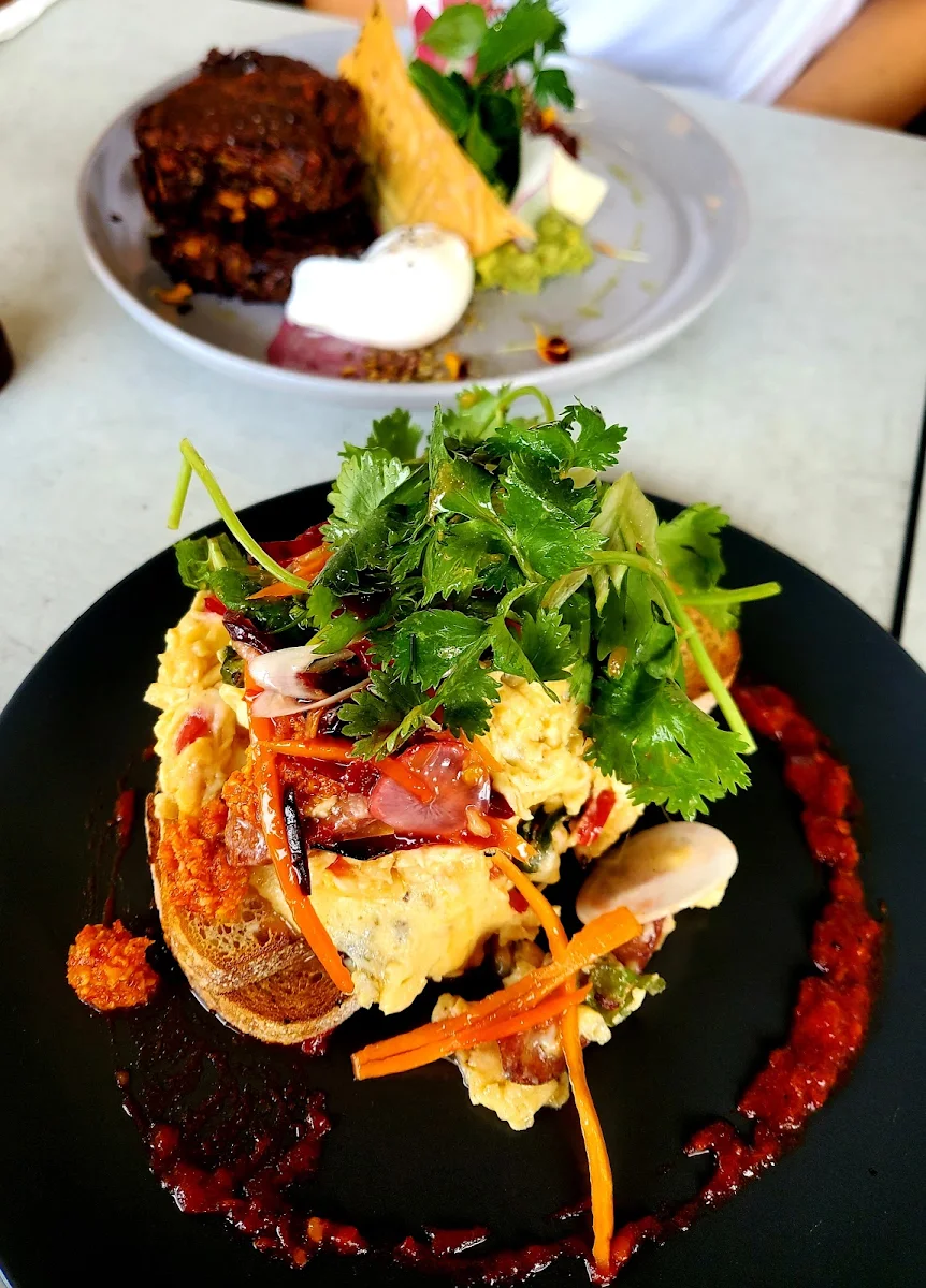 Eggs Benny, Cafe Latte
