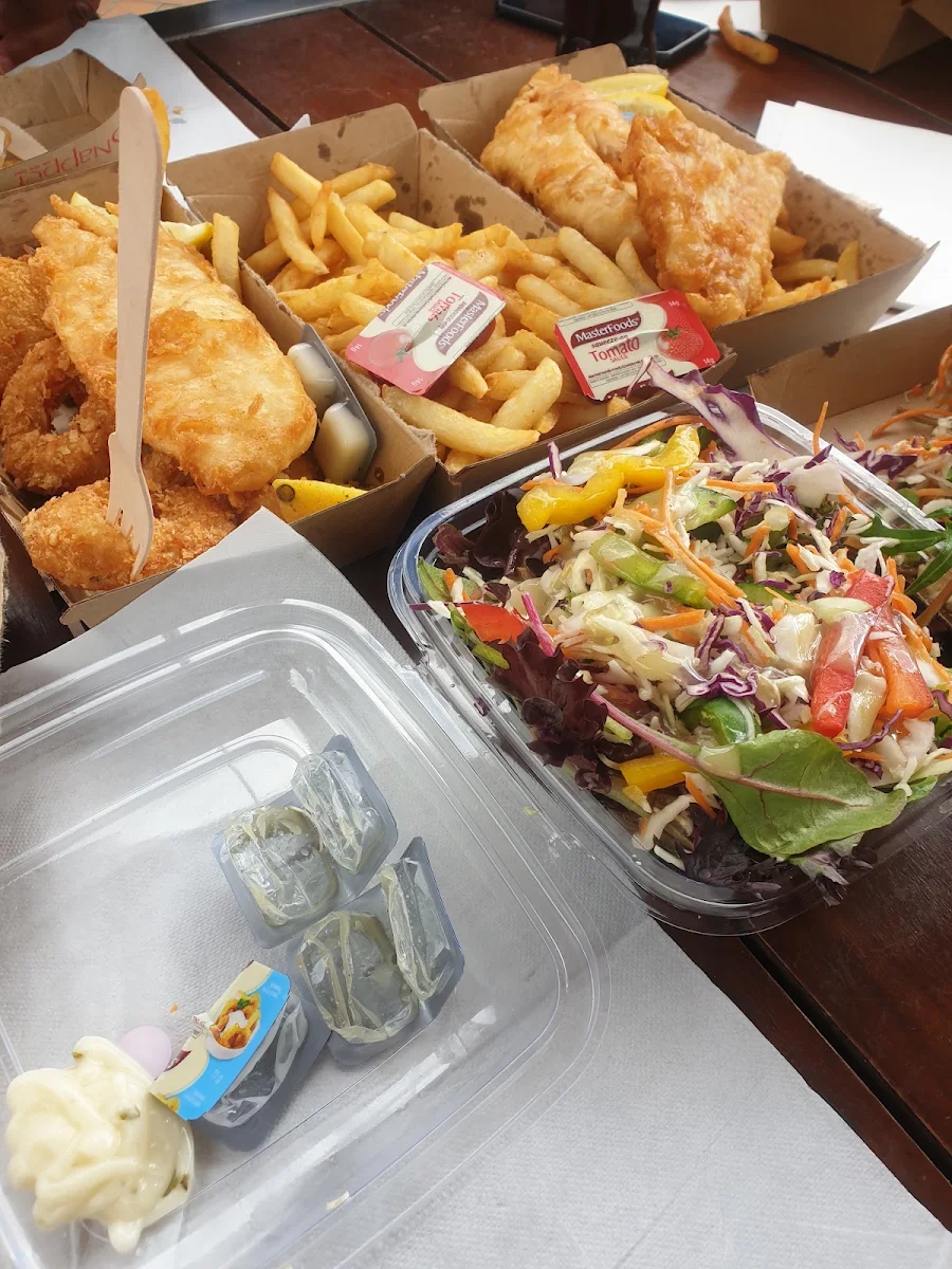Dory and Chips, Snapper & Co.