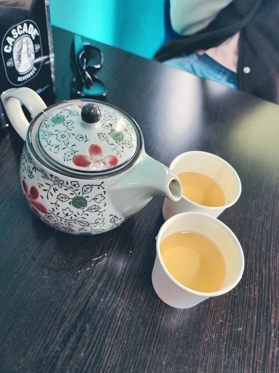 Jusmin Tea, Kitchen 8 Hastings