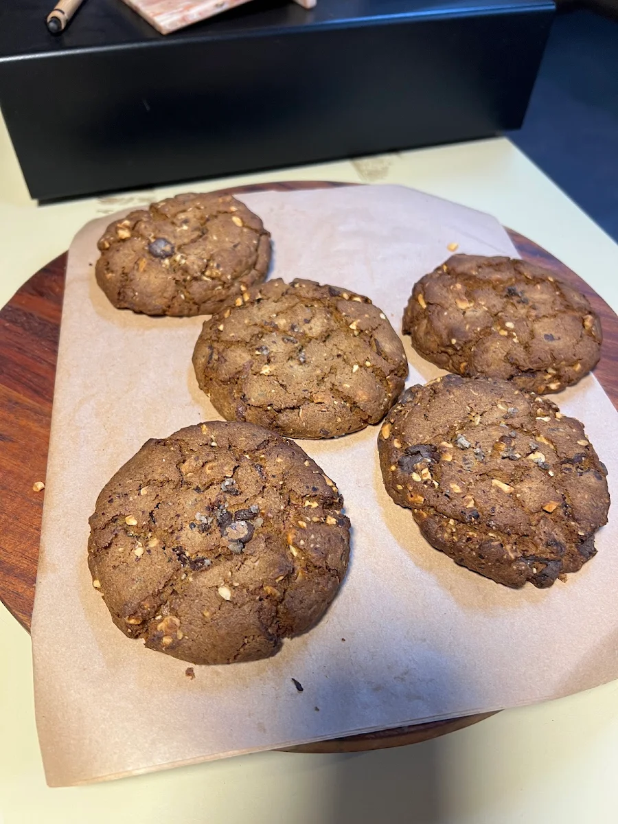 Hazelnut & Choc Cookies