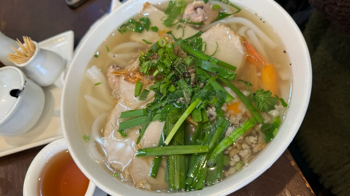 Phở Bò Tái - Rare Beef Pho