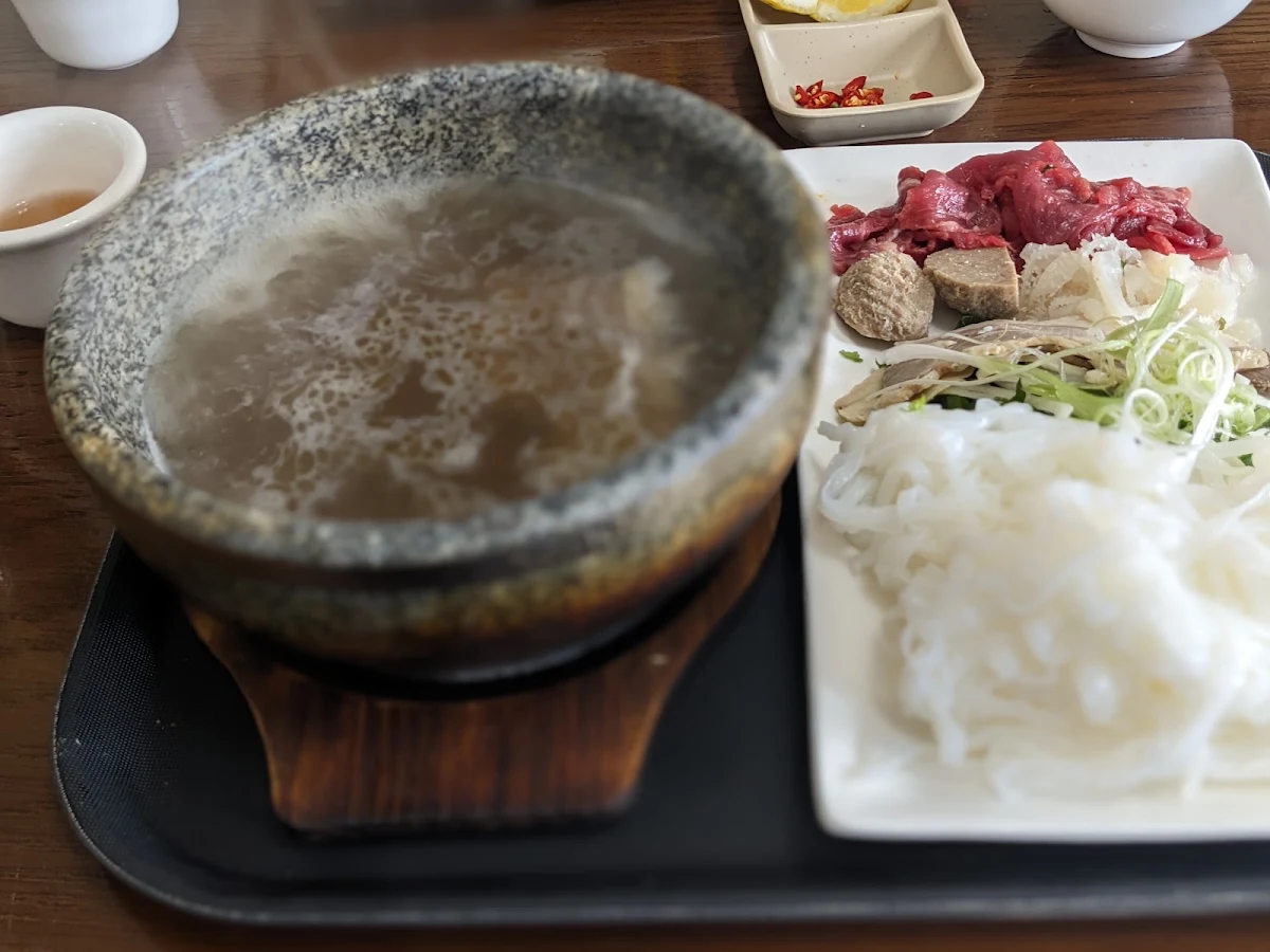 Phở Bò Tái Sách - Rare Beef Tripe Phở