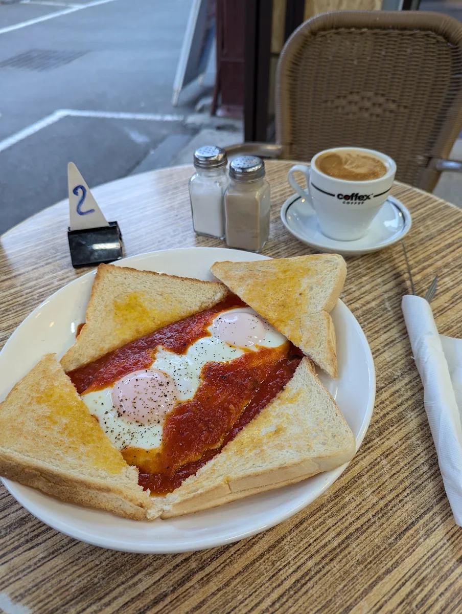 Highlights, Romeo's Cafe