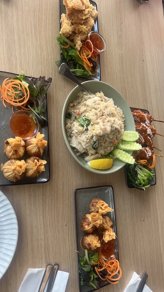 Highlights, Giant Thai Restaurant