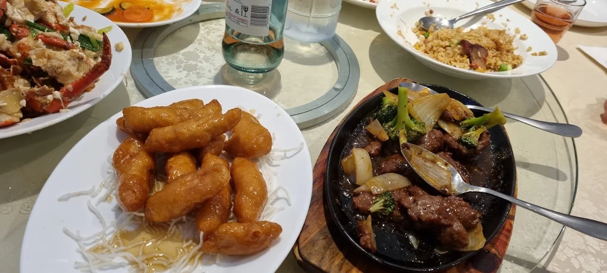 Highlights, Red Chamber Chinese Restaurant