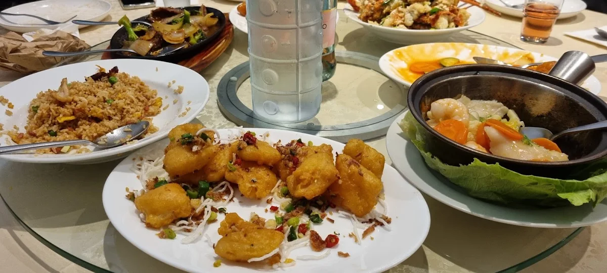 Highlights, Red Chamber Chinese Restaurant