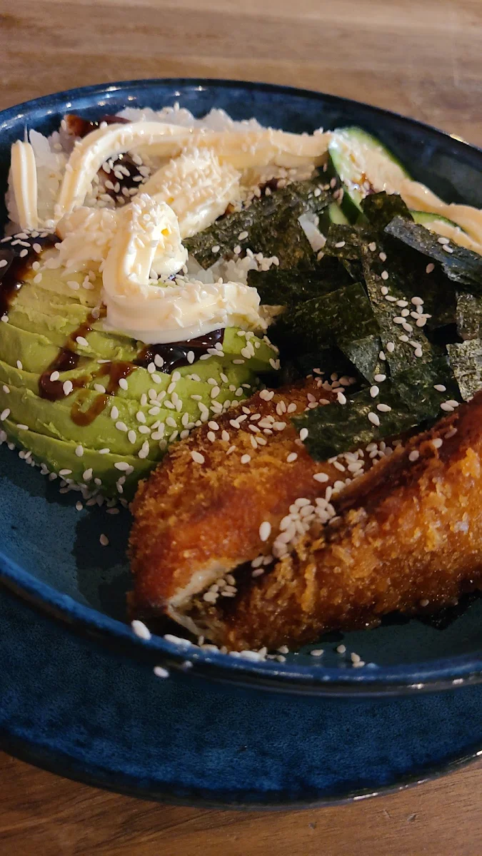 Sushi Bowl with Chicken Schnitzel