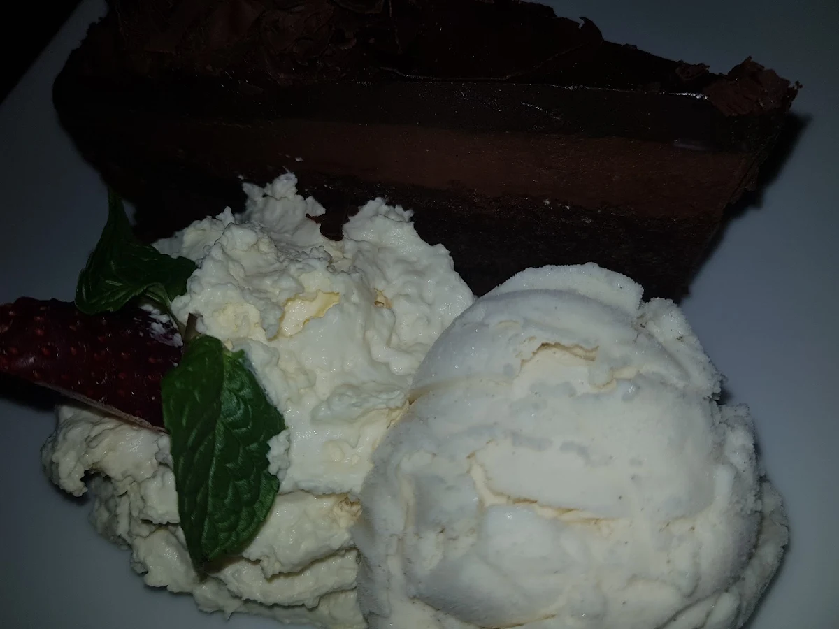 Fudge Cake, Modern Thai Restaurant