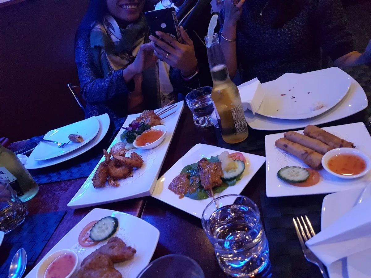 Mixed Entrees, Modern Thai Restaurant