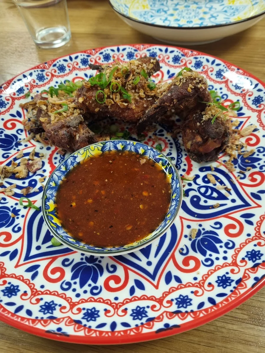 Chicken Wings with Spicy Sauce