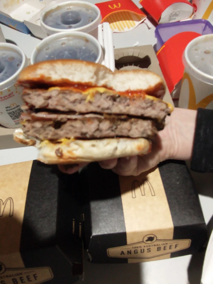 Double Cheeseburger, McDonald's Kippax