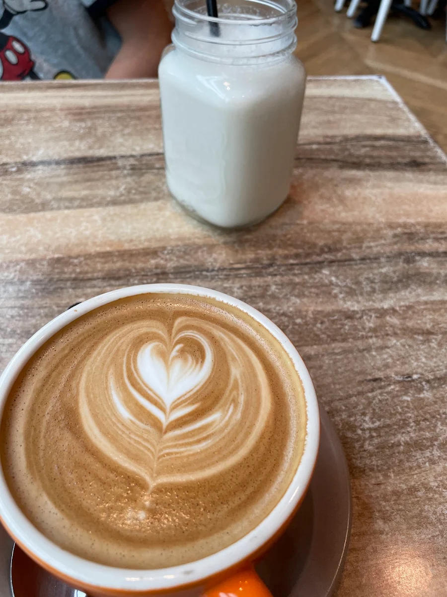 Vanilla Milkshake, Caffe Cherry Beans