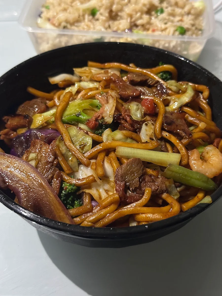 Highlights, Green Joe Wok & Sushi