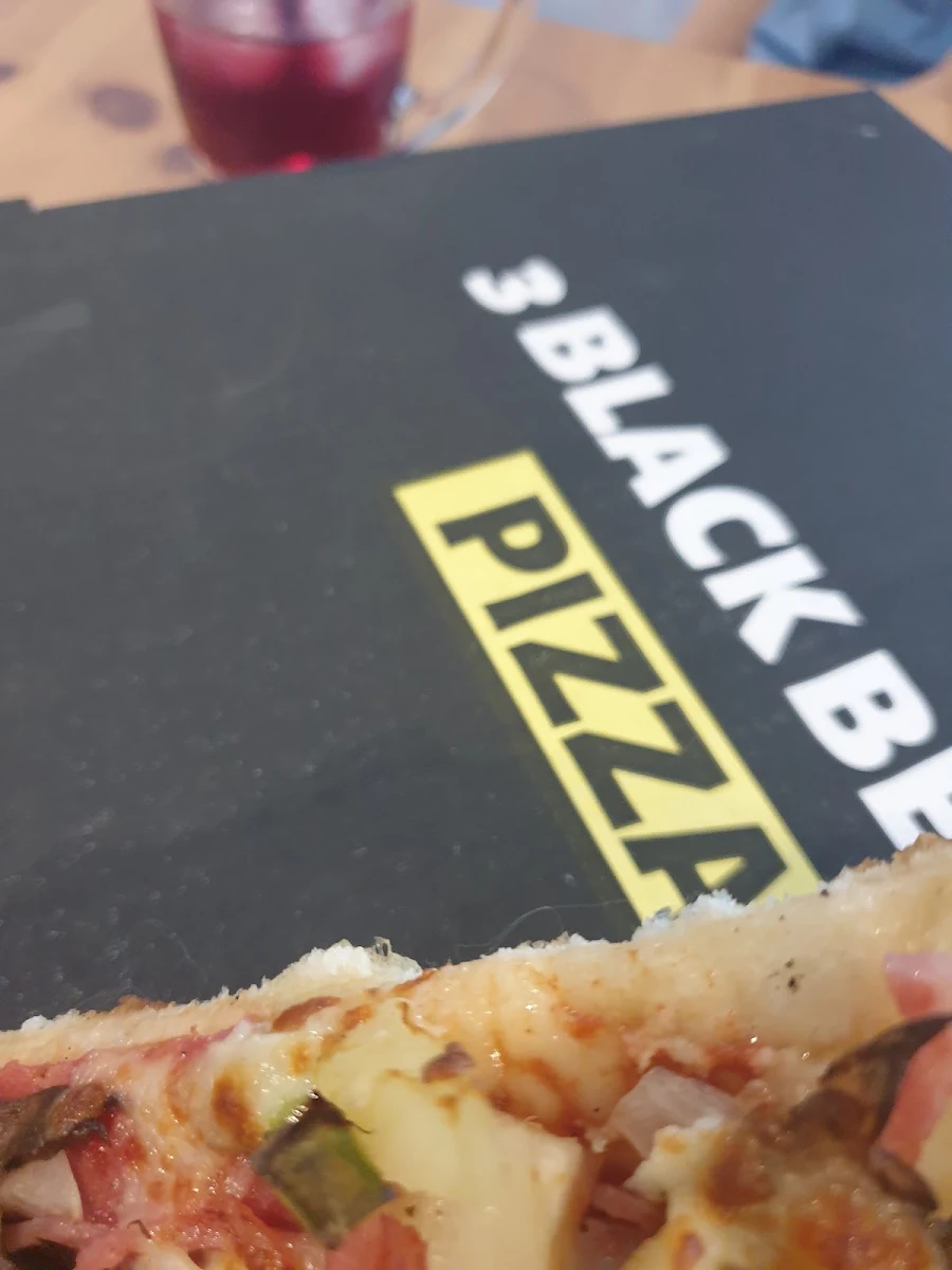 Highlights, 3 Black Bears Pizza Upper Mt Gravatt