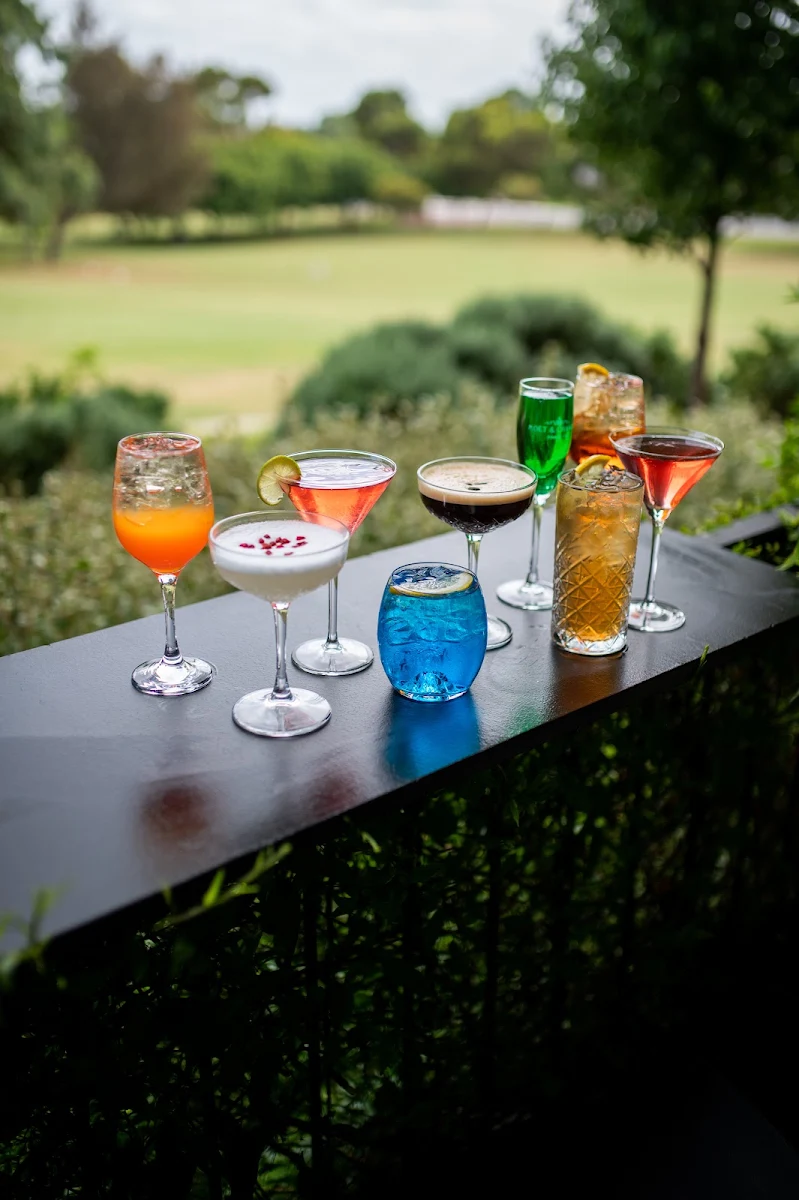Highlights, Paradiso Cafe & Bar