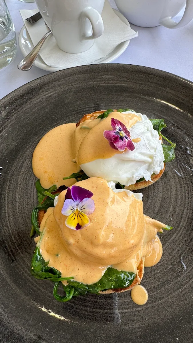 Eggs Benedict