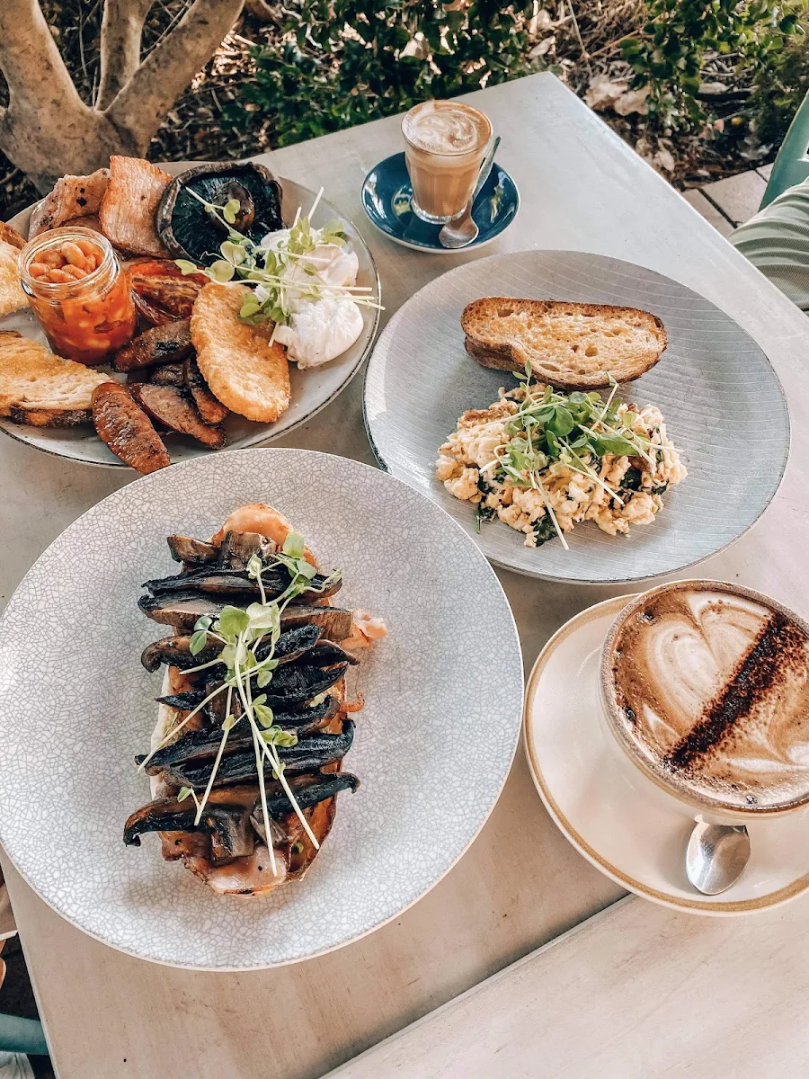 Highlights, Zanders Cafe