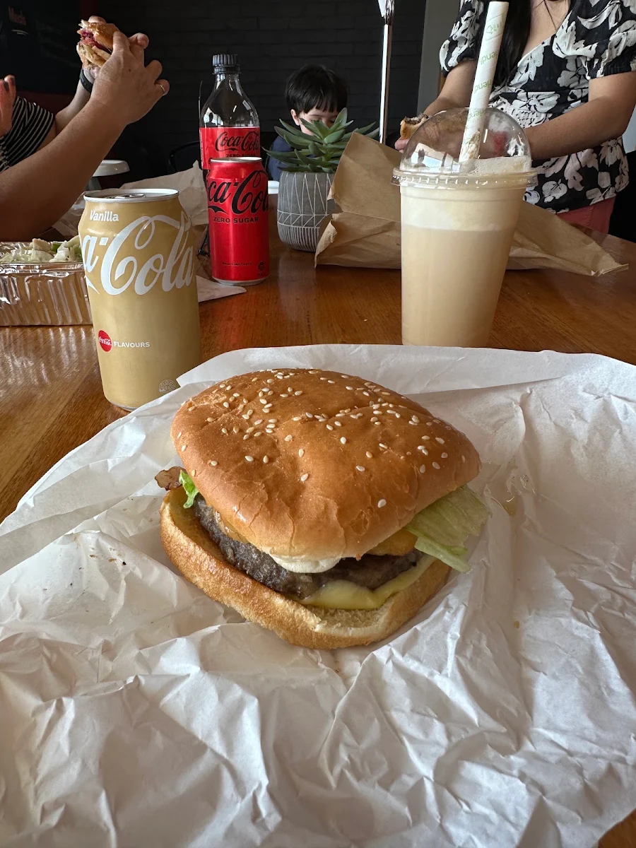 Muster Burger Combo