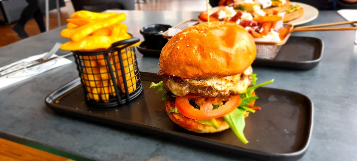 Degani Deluxe Burger