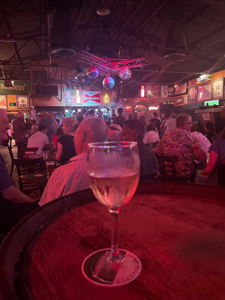 Highlights, Mustang Bar