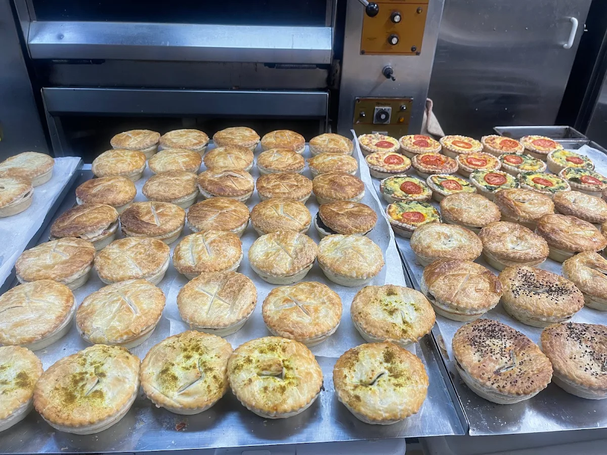 Highlights, HAPPY HOURS BAKERY