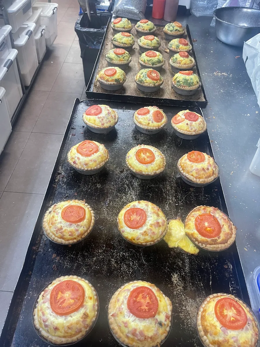 Highlights, HAPPY HOURS BAKERY