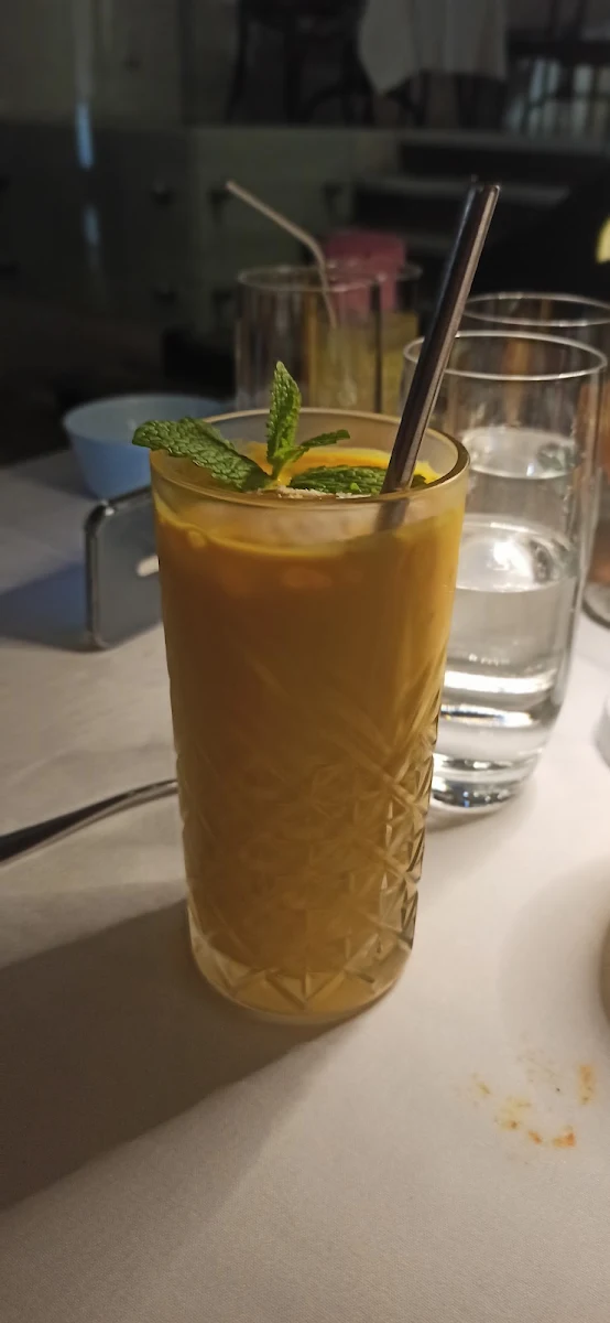 Mango Lassi, Atta Restaurant