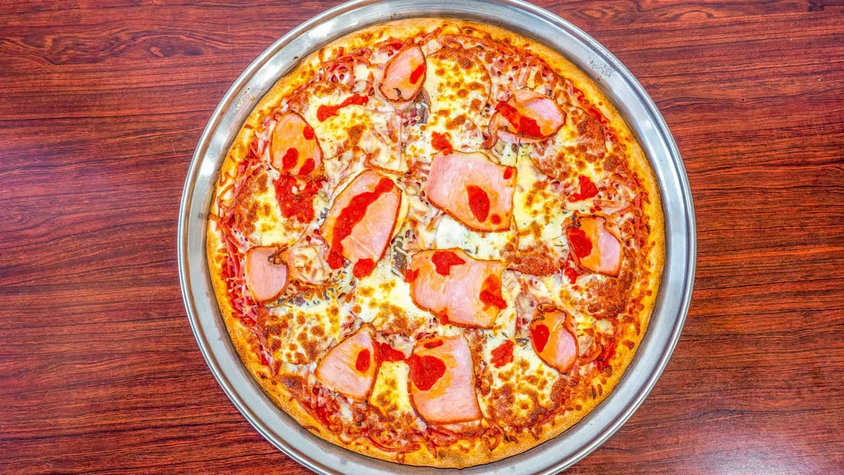 Highlights, Loui and Frankos Pizza & Pasta on Broadway