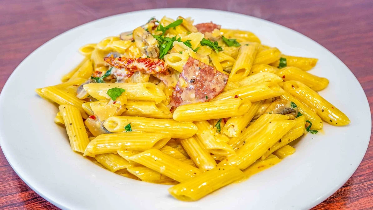 Highlights, Loui and Frankos Pizza & Pasta on Broadway