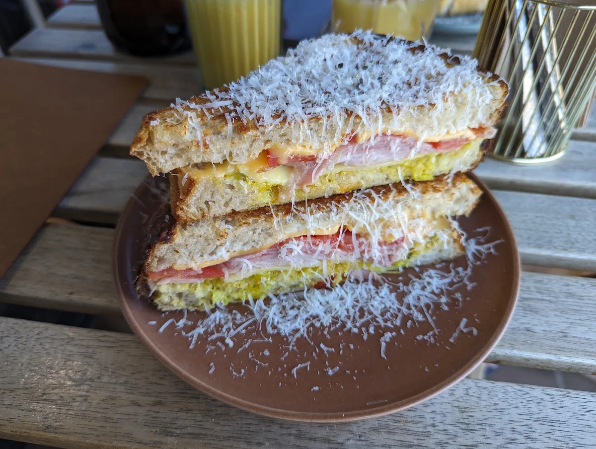 Highlights, The Bees Knees Eatery
