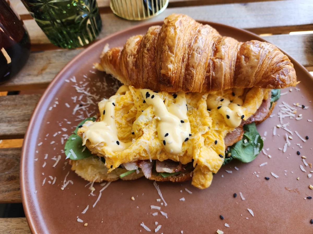 Highlights, The Bees Knees Eatery