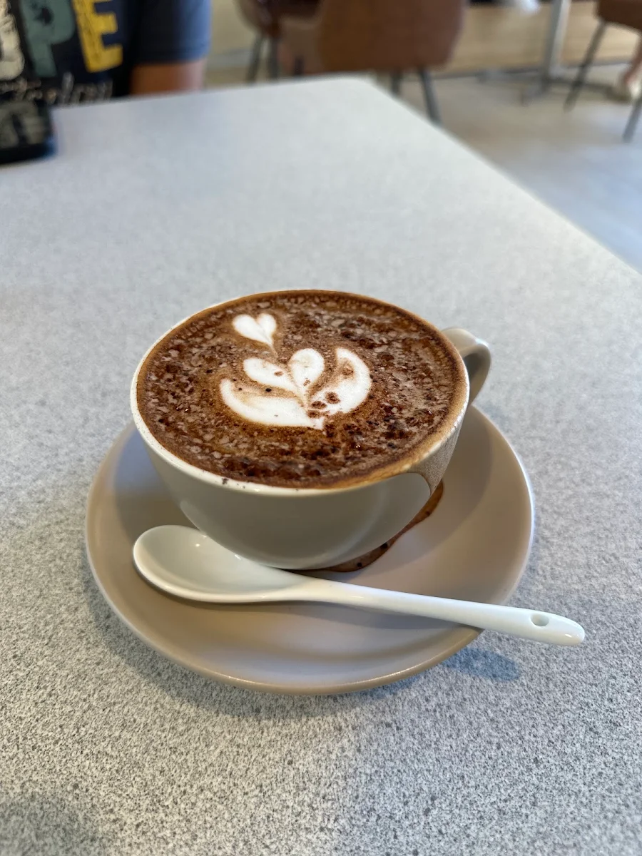 Mocha, Maison Mornings