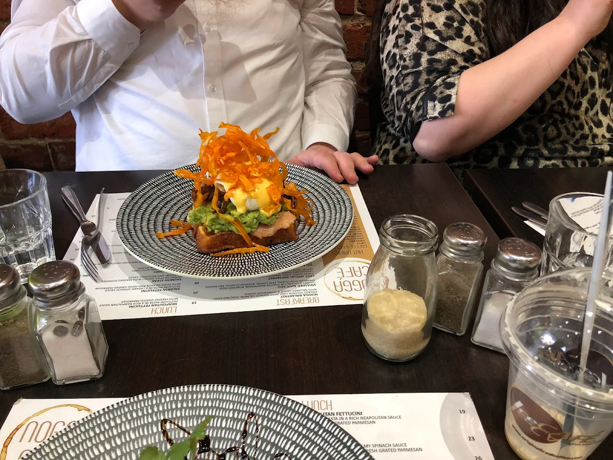 Egg Benedict, Nogga Cafe