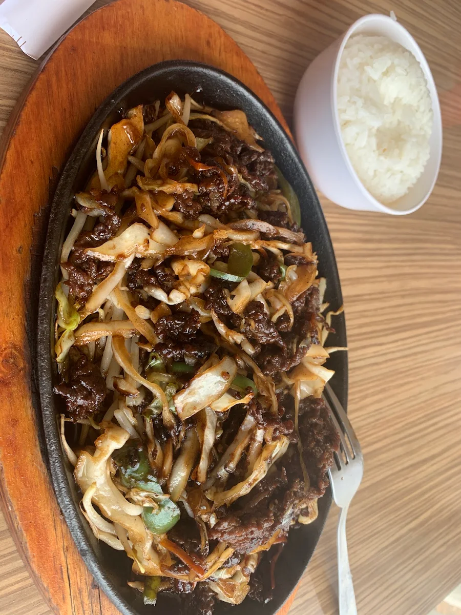 Sizzling Beef, Sushi Lovers Raby Bay