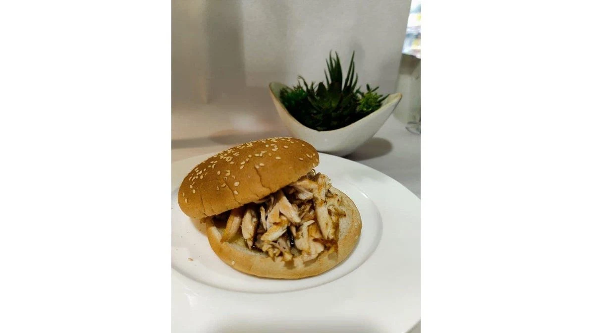 Highlights, Ellena Takeaway & Pizza Bar