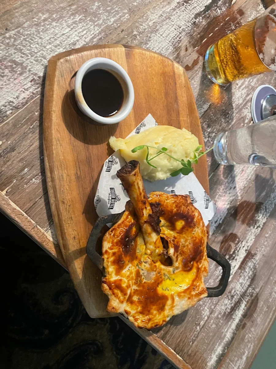 Pie & Pint, Tudor Hotel Redfern