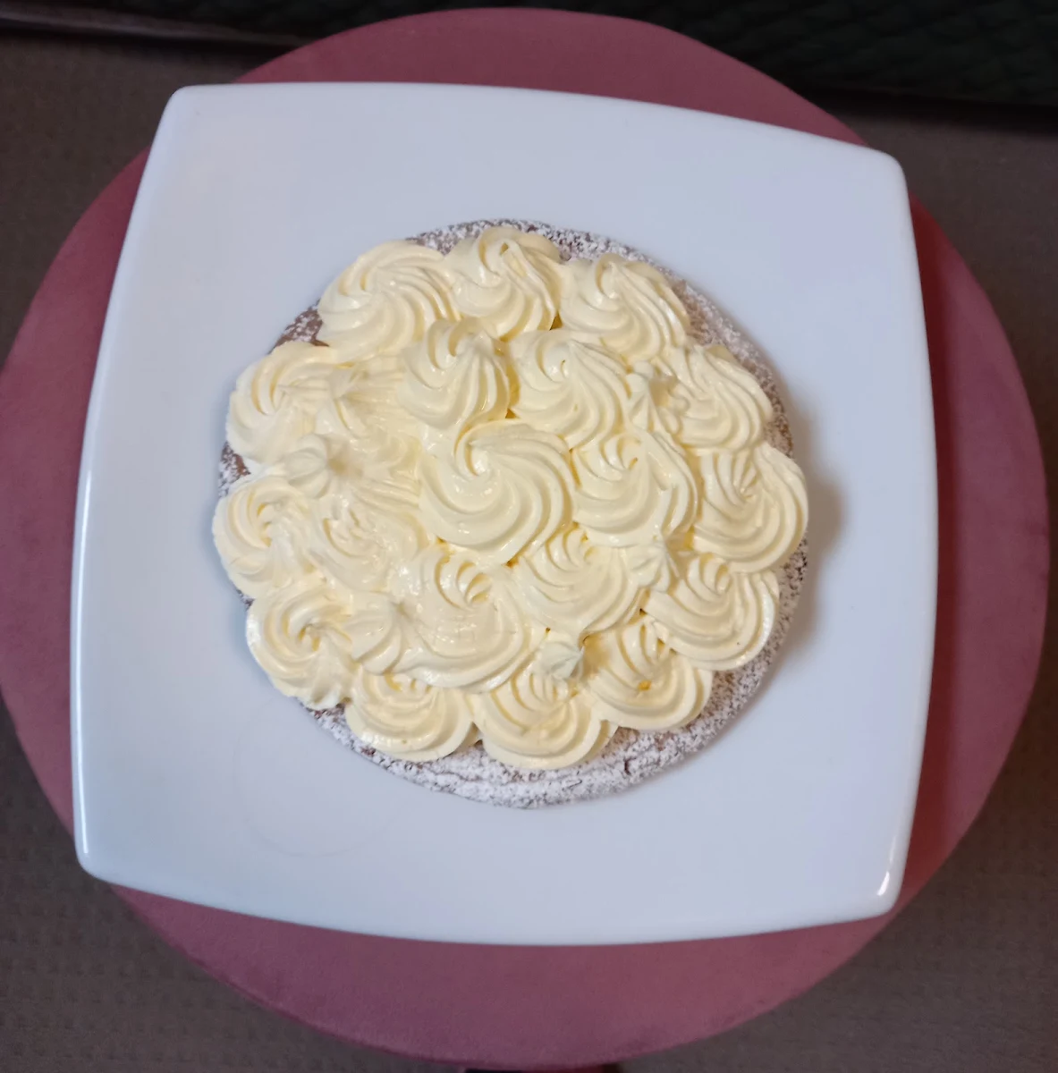 Family Size Apple Pie with Cream