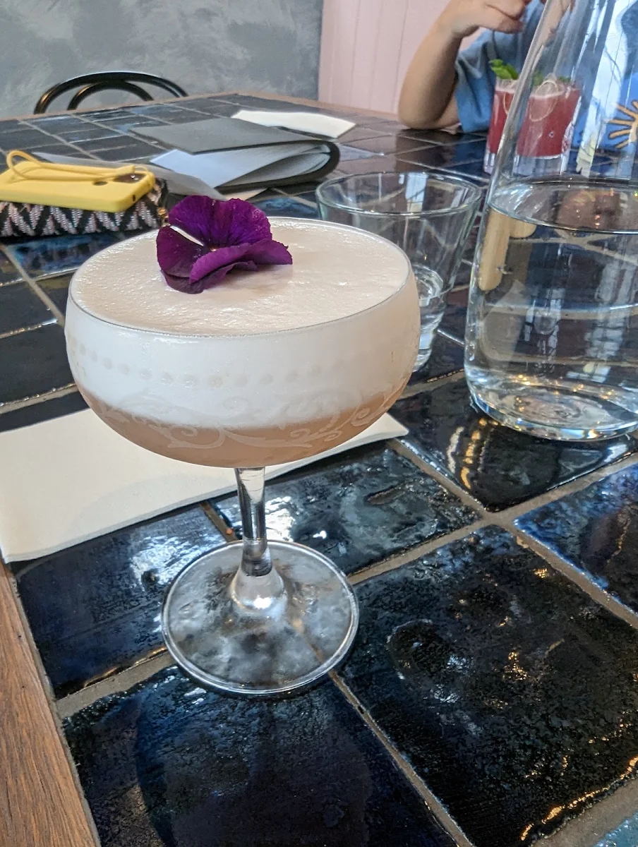 Davidson Plum Sour, Teller