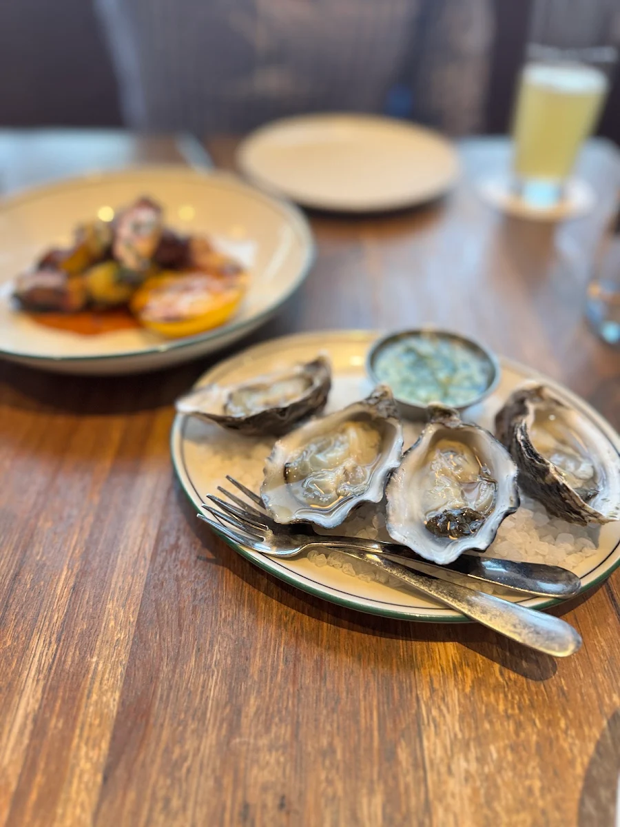 Oysters, Teller