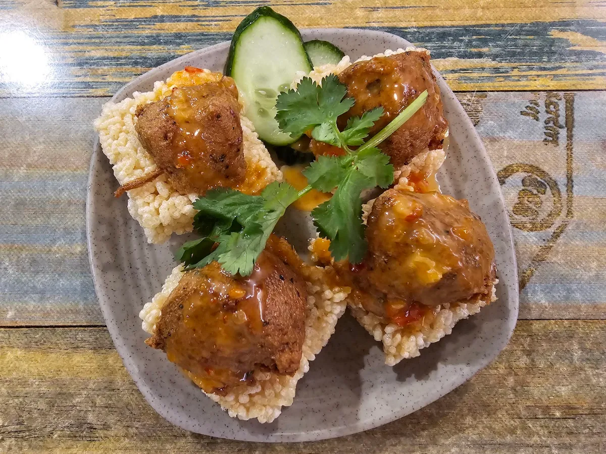 Fish Cakes with Rice Crackers