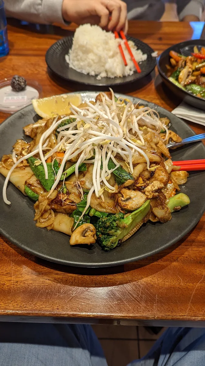 Pad See EW, It's Time for Thai