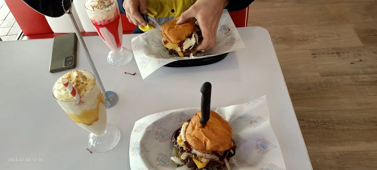 ACA Daca Burger, Groove 'n' Grill Diner
