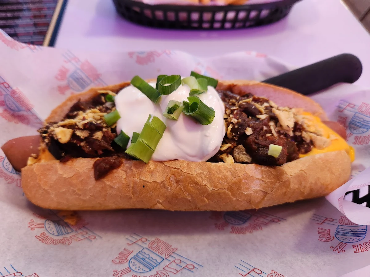 Chilli Dog, Groove 'n' Grill Diner